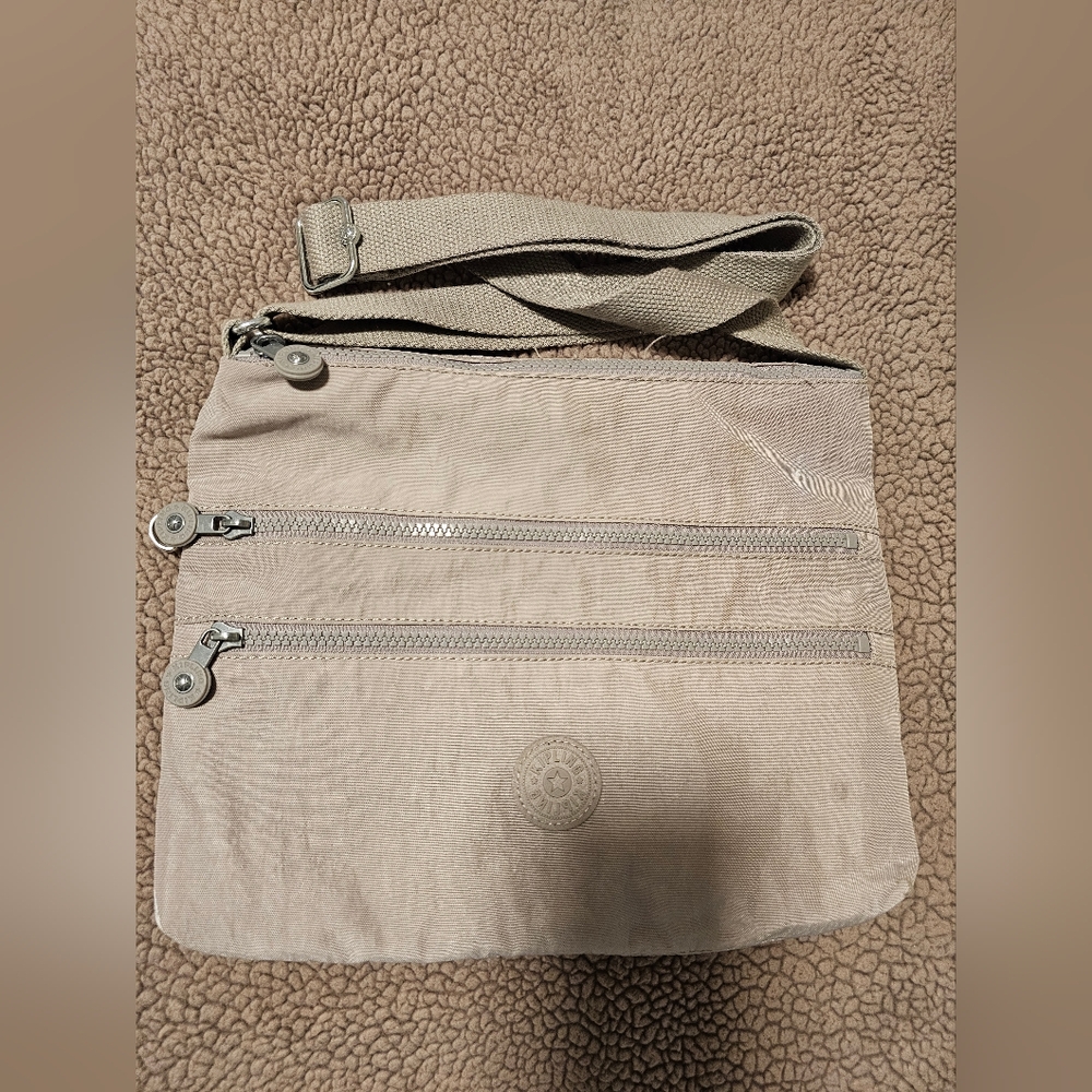 Kipling Women's Alvar Crossbody Bag In GREY GRIS.
